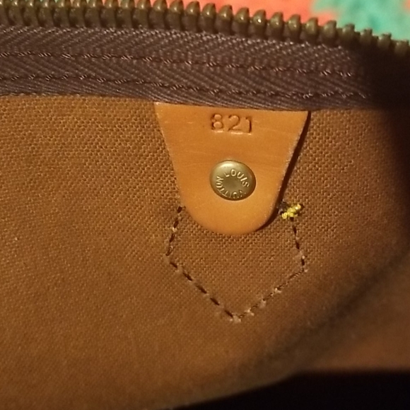 Authentic Louis Vuitton Speedy 35 - Picture 15 of 16